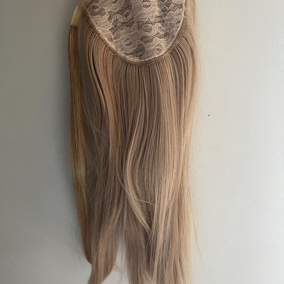 BELLAMI20” ponytail